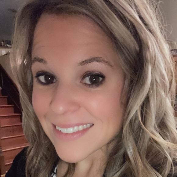 Meet your Posher, Candi - Picture 2 of 2